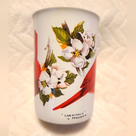 Cardinal and Dogwood mug - Picture 3 of 5